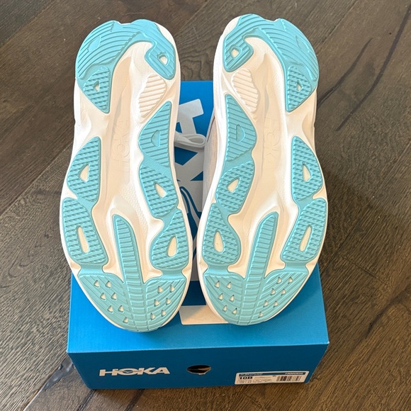 Hoka Skyflow white/gold sneakers size 10 women’s brand new in box - Picture 3 of 6